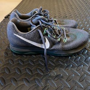 Nike Zoom All Out Lows - women’s size 11